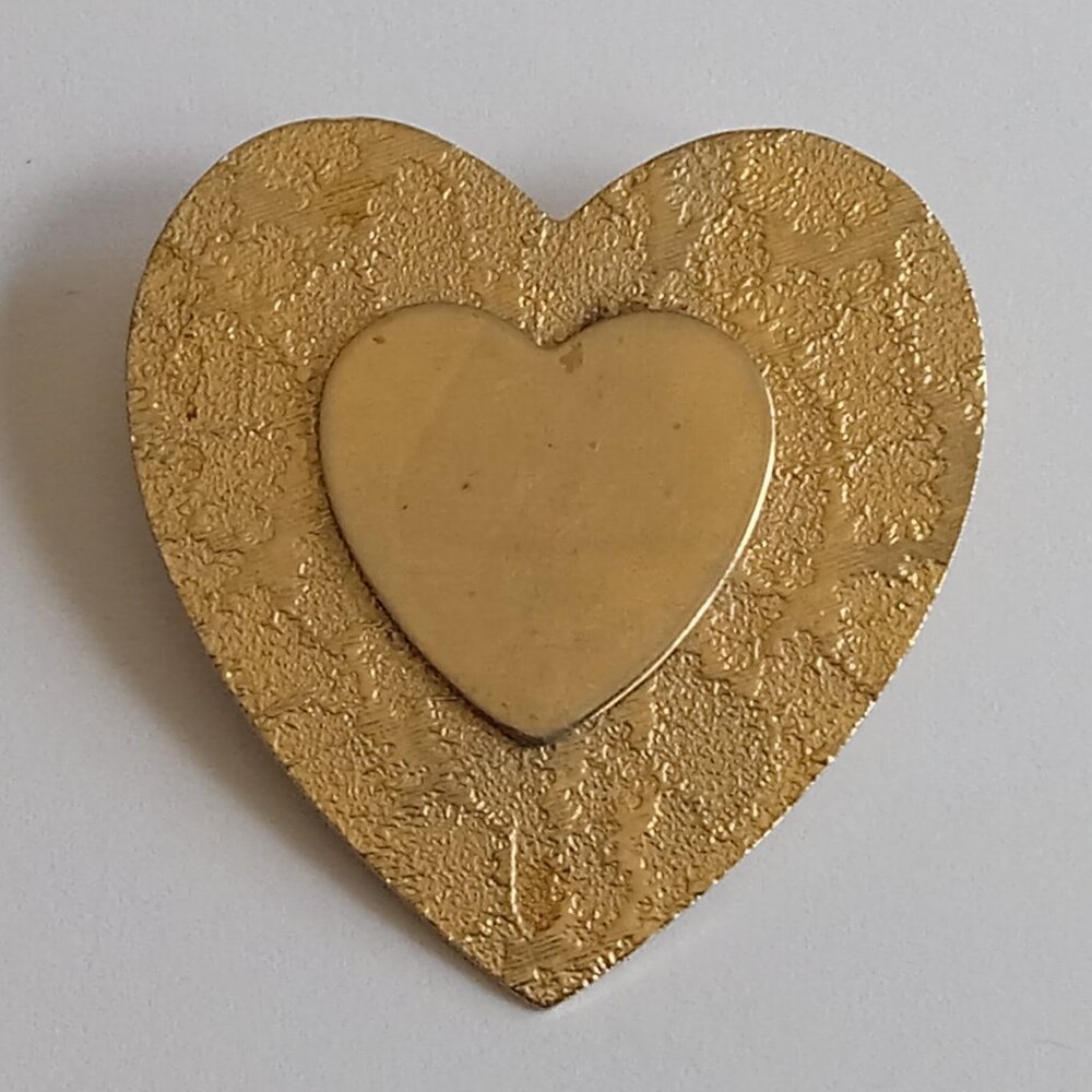 Vintage Gold Tone Heart Clip